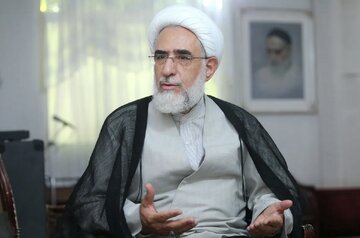 منتجبنیا: اگر امام حضور داشت حتما با اجبار مخالفت میکرد/ اگر مسئولین میخواهند این نظام حفظ شود باید…