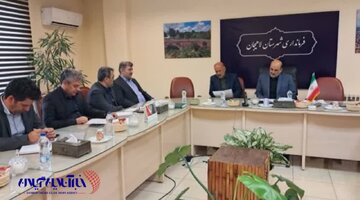 نشست مدیرعامل شرکت توزیع نیروی برق گیلان با فرماندار لاهیجان