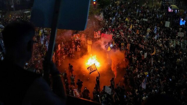 هاآرتص: همانگونه که آیتالله خامنهای گفت،اسرائیل با خطر فروپاشی روبهرو است