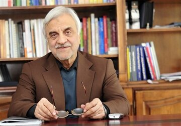 هاشمی طبا: مملکت با سیاست “من بمیرم تو بمیری” اداره میشود/وفاق هم همان “من بمیرم تو بمیری” است/اگر از برنامههای توسعه فیلم طنز بسازند اسکار می گیرد!