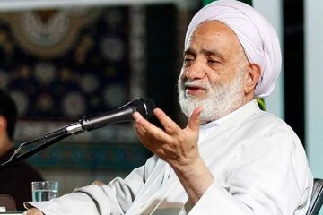 همنشینی حجت الاسلام قرائتی و قائم مقام دفتر رهبر انقلاب در حرم امام خمینی
