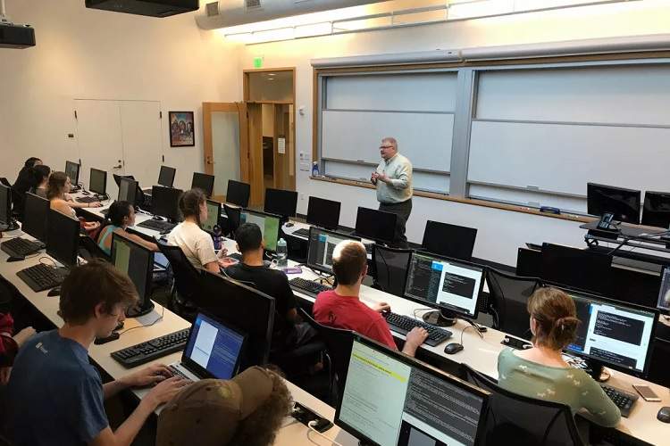 وقتی هوش مصنوعی علیه هوش مصنوعی می‌جنگد