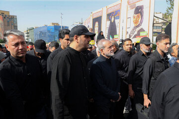 پزشکیان: از حسین بن علی(ع) آموختهایم تن به ذلت ندهیم و در برابر ظلم، سر خم نکنیم