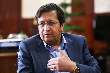 پیشبینی مهم همتی درباره بازار ارز/ منتطر کاهش بیشتر قیمت دلار باشید
