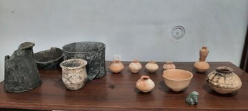 کشف ۱۵ شی عتیقه در جیرفت