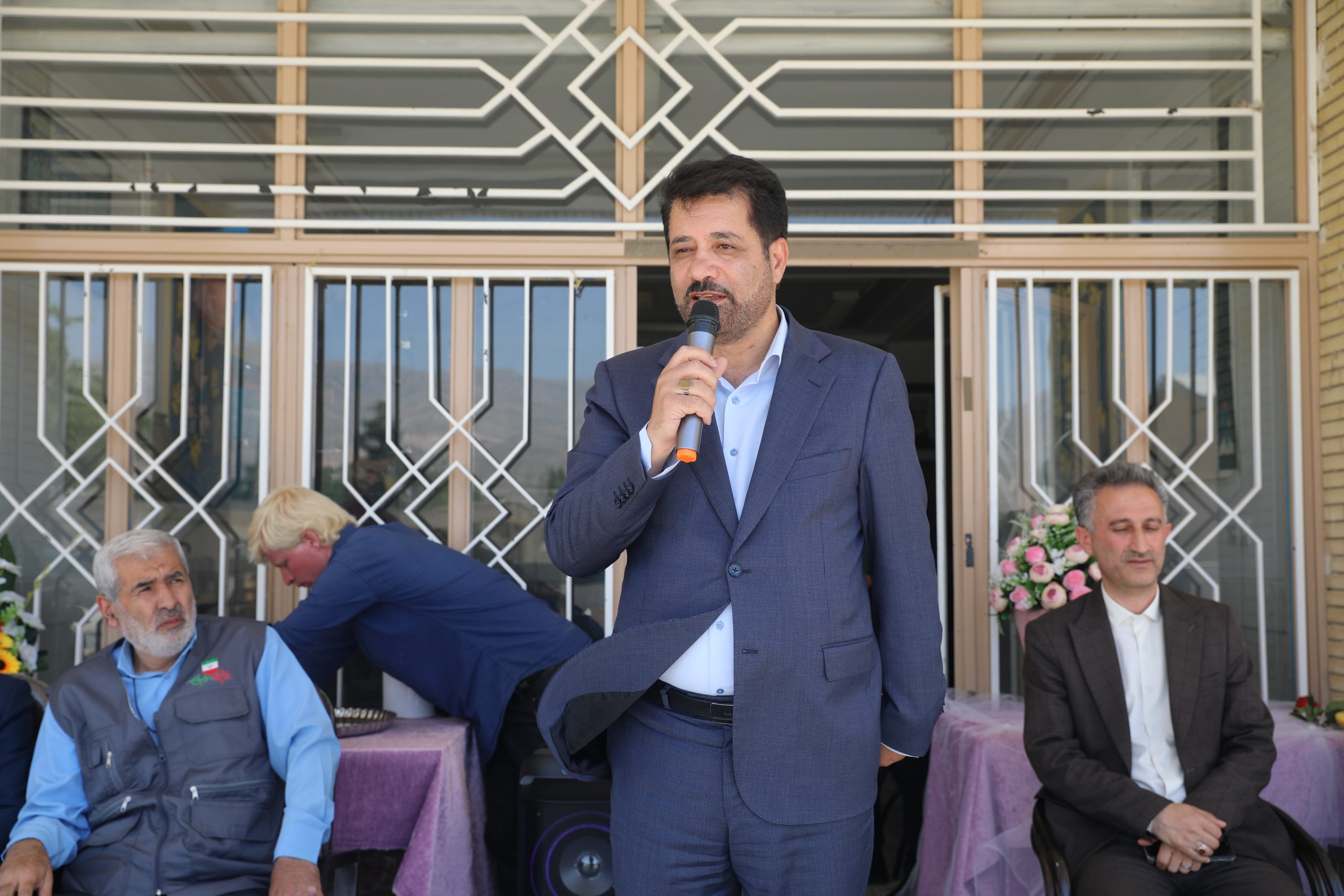 کلنگ زنی احداث خوابگاه دانشآموزی دبیرستان نمونه دکتر حسن سلطانی در فارسان