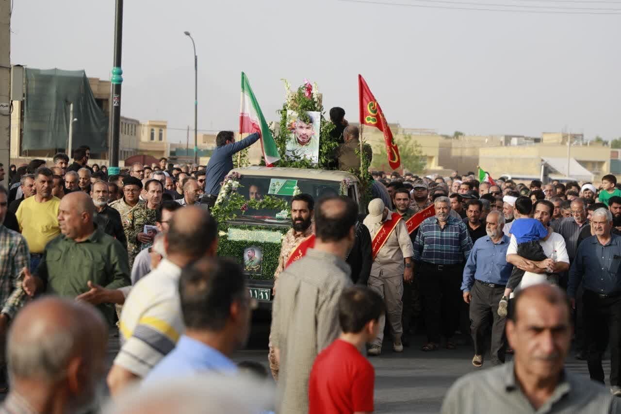 گزارش تصویری/ مراسم تشییع پیکر شهید والامقام حسین کمالی اردکانی