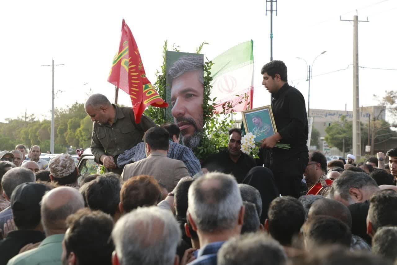 گزارش تصویری/ مراسم تشییع پیکر شهید والامقام حسین کمالی اردکانی