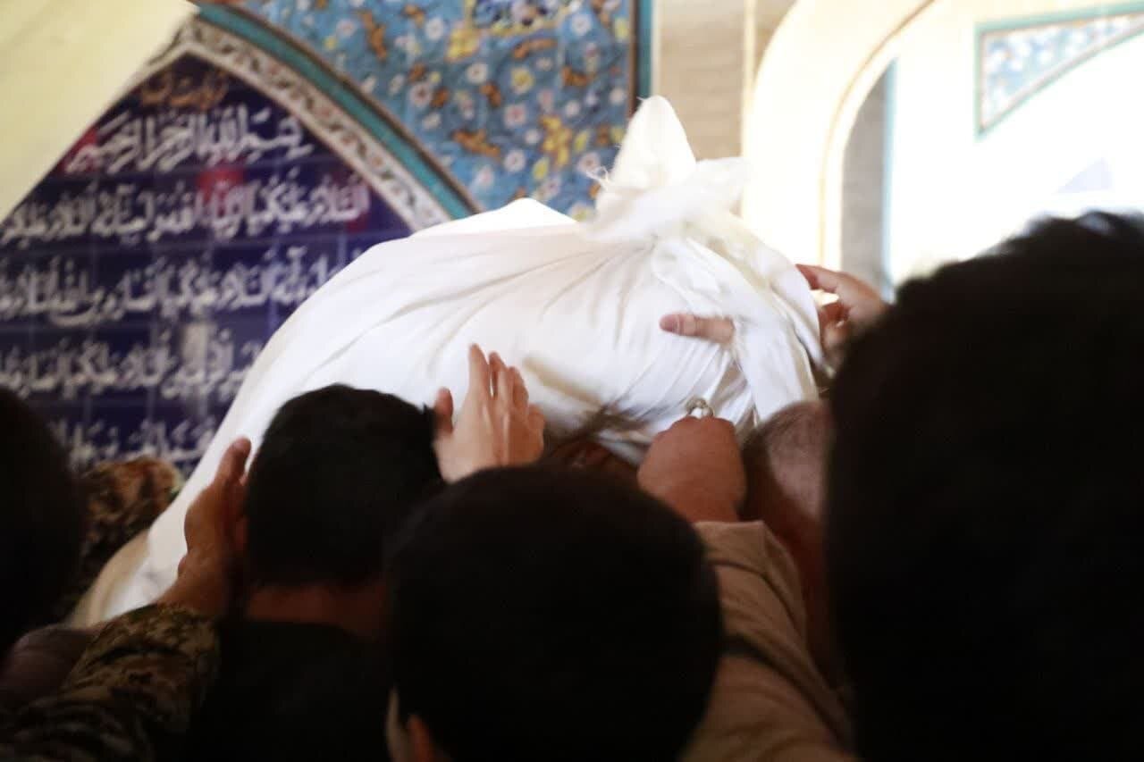 گزارش تصویری/ مراسم تشییع پیکر شهید والامقام حسین کمالی اردکانی