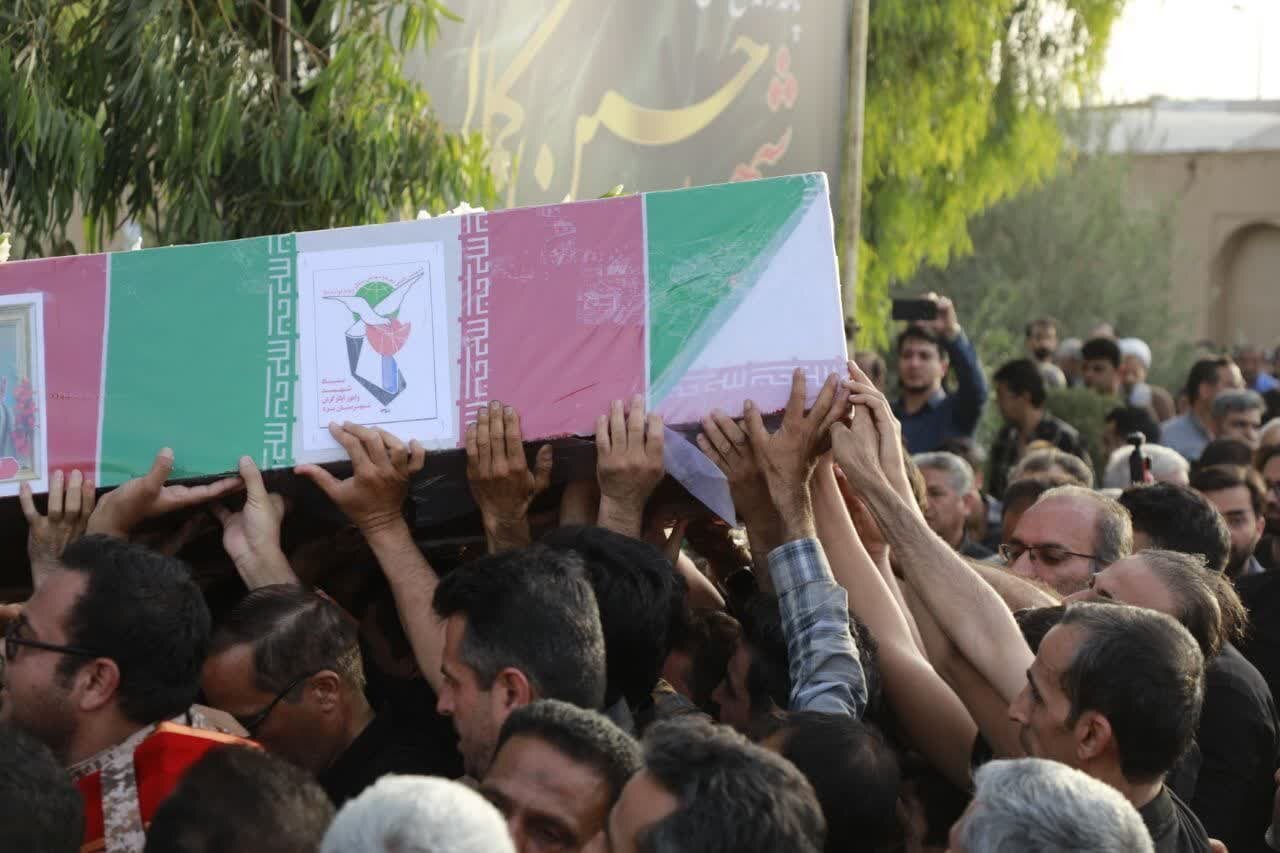 گزارش تصویری/ مراسم تشییع پیکر شهید والامقام حسین کمالی اردکانی