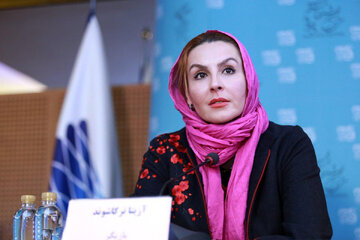 یک بازیگر زن: ما پای وطنمان هستیم