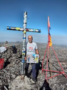 آتش‌نشان سنندجی قله آراگاتس ارمنستان را فتح کرد