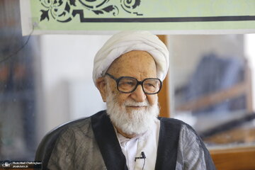 آیت الله مسعودی خمینی: به‌عنوان یک طلبه کوچک از مقام معظم رهبری تقاضا دارم که عفو عمومی اعلام بفرمایند/ مقامات حتی در جلسات دو نفره حرف نزنند، بنویسند