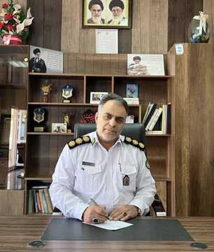 ارتباط مردمی رئیس پلیس راهور کردستان با مردم شریف استان از طریق تلفن ۱۲۰