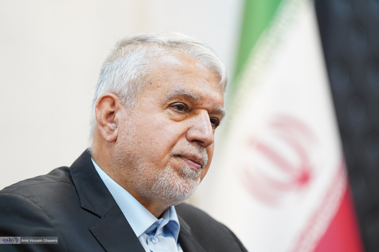 از تختجمشید تا امروز: هویت ایرانی در برابر ایرانهراسی/ طی جنگ پزشکیان برخلاف توصیههای امنیتی کنار مردم ماند/ جنگ هویت ملت ایران را تقویت کرد