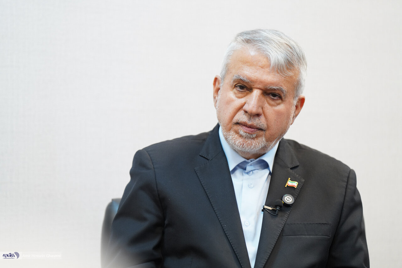 از تختجمشید تا امروز: هویت ایرانی در برابر ایرانهراسی/ طی جنگ پزشکیان برخلاف توصیههای امنیتی کنار مردم ماند/ جنگ هویت ملت ایران را تقویت کرد