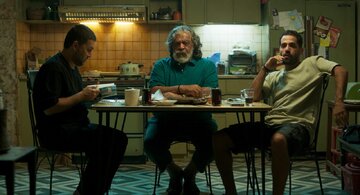 اعتراض سینماداران به حواشی پیرپسر / سینما را به بازیچه منافع گروهی تبدیل نکنید!