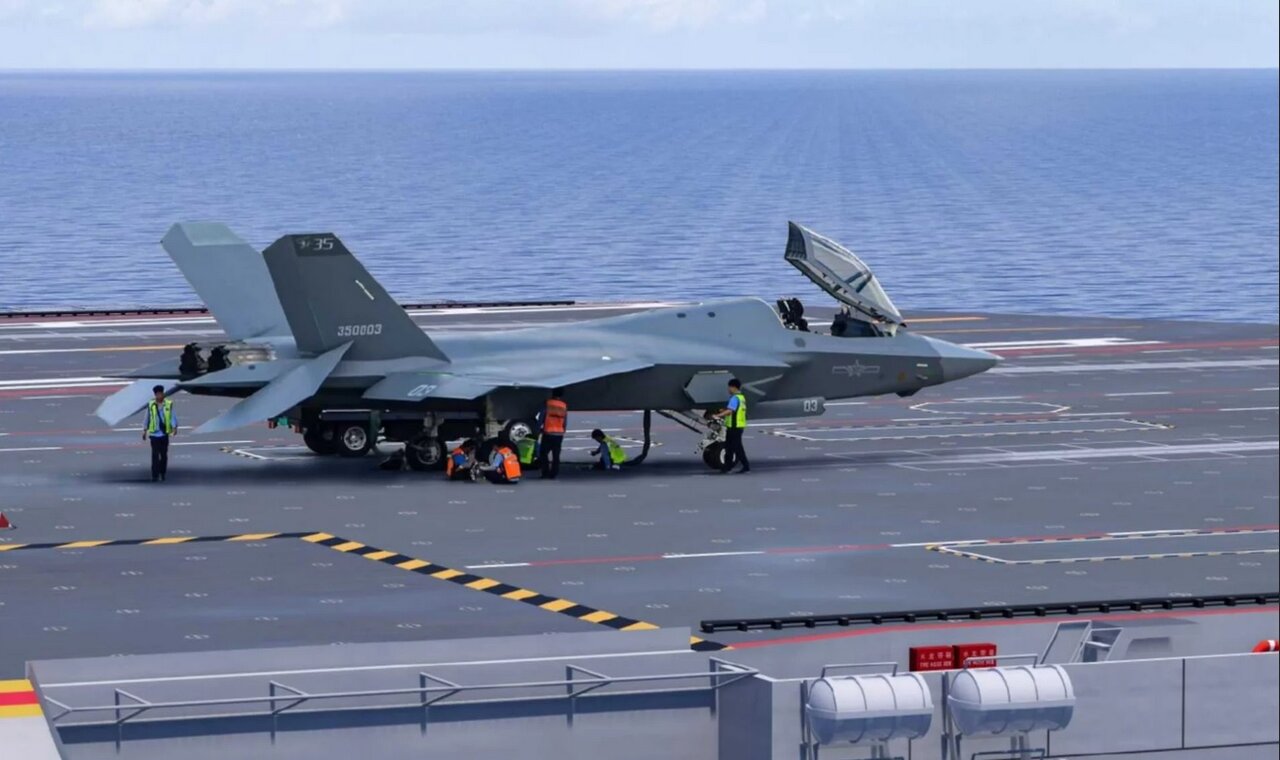 «اف ۳۵» مقابل جنگنده جدید چین / کدامیک برنده نبرد ناوهای هواپیمابر است؟