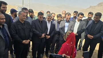 افتتاح گلخانه سبزی و صیفی در روستای سینی شهرستان خانمیرزا