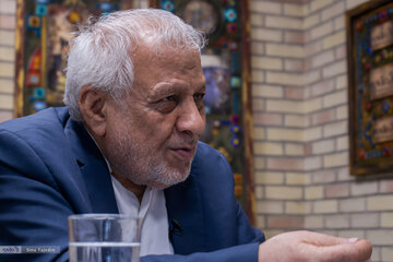 بادامچیان: گروه‌های سیاسی که تا دیروز رفتارشان آب به آسیاب آمریکا می‌ریخت، حالا مدعی شده‌اند که بخشی از ملت‌اند/ ملت و حاکمیت با هم بحث و مشکلی ندارند