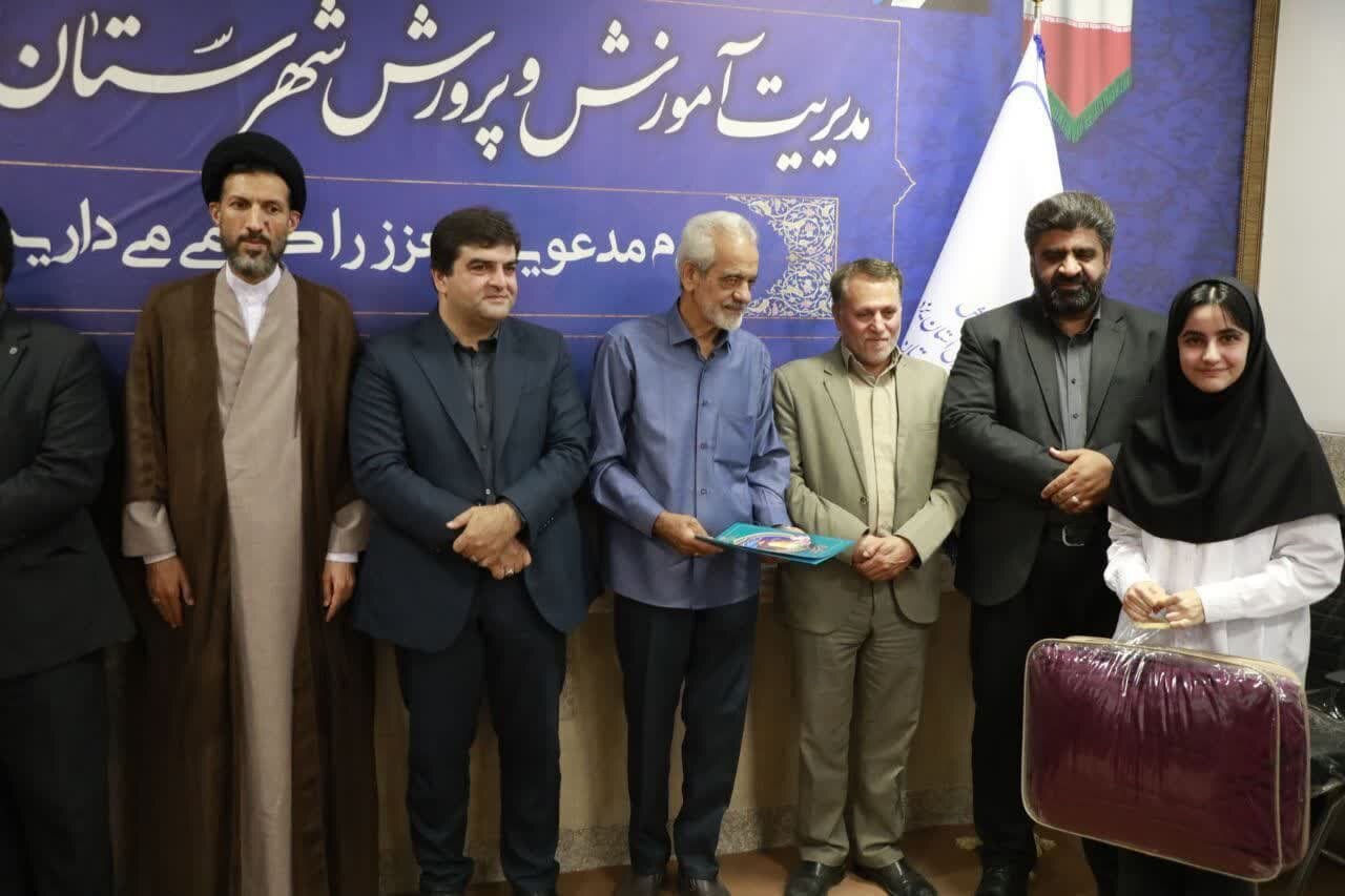 برگزاری جلسه شورای آموزش و پرورش شهرستان اردکان