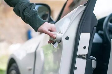 ترفندی ساده برای خنک کردن ماشین بدون کولر!