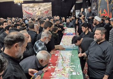 تشییع پیکر سه شهید در مشهد/ وداع باشکوه با سرداران مقاومت و جانباز نخاعی دفاع مقدس