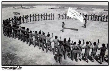 تصاویری دیده نشده از عزاداری رزمندگان در جبهه جنگ