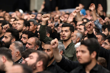 تصویری از حضور حسین شریعتمداری در بیت رهبری/ فتاح هم در مراسم عزاداری شرکت کرد