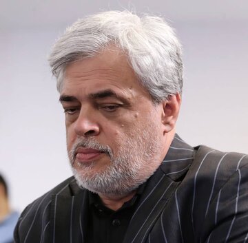 تفسیر محمد مهاجری از سرود درخواستی ای ایران از سوی رهبری/ خاک وطن ارزشش از خیلی چیزها بالاتر است/  شبیه سازان میهن به آغل هر غلطی بکنند مهم نیست