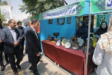 تناسب آموزشهای فنی و حرفهای با نیازهای استان به حفظ نیروی ماهر در استان منجر میشود