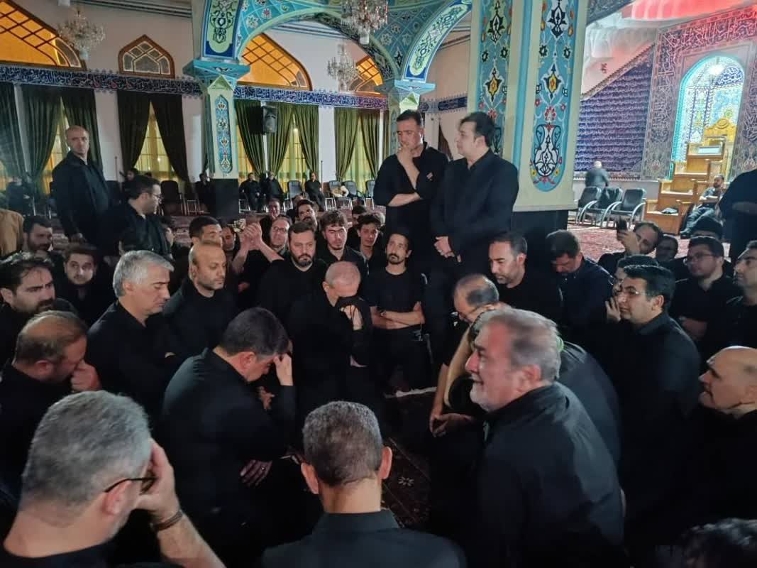 حضور سرزده رییس جمهور در مراسم شام غریبان‌ امام‌حسین (ع) اردبیل