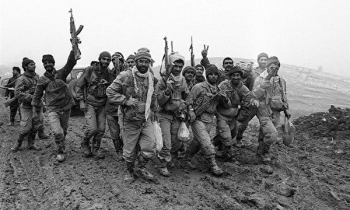 روزی که سردار زاهدی و حاج‌احمد کاظمی آرپی‌جی به دست شدند