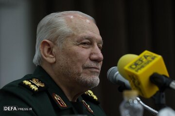 سردار صفوی: رهبری شجاع و با تدبیر داریم؛ انتصاب فرماندهان یک روز بعد از شهادت‌ها، از تدابیر ایشان بود/ هنوز نیروی دریایی و نیروی قدس وارد عمل نشده‌اند