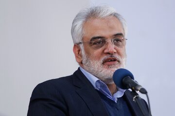 عکسی از مزار ابدی دانشمند شهید طهرانچی و همسرش در حرم سیدالکریم