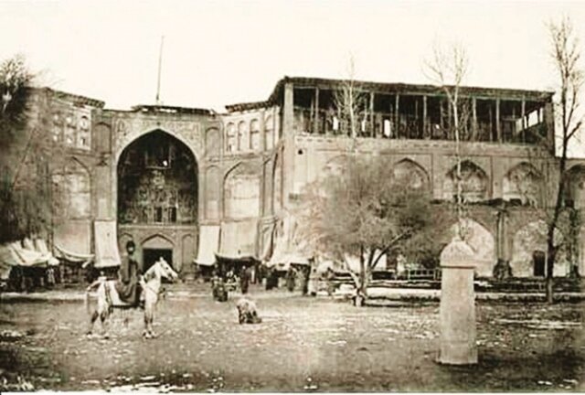 قاب‌هایی از تاریخ و هنر «اصفهان» در دوره «قاجار»/از نقش جهان و عالی‌قاپو تا منارجنبان و پل خواجو