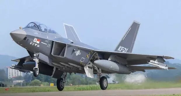 قدرتنمایی کره جنوبی با شاهین جوان / از جنگنده پیشرفته «KF-21» چه میدانیم؟