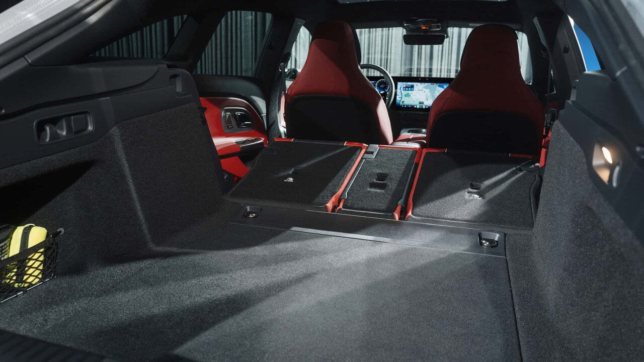 محصول جدید مرسدس بنز با سقف ستارهای / عکس