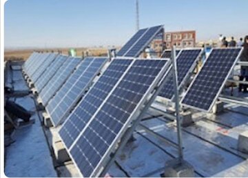 نیروگاه خورشیدی ۱۰۰ کیلوواتی استانداری همدان راه‌اندازی شد