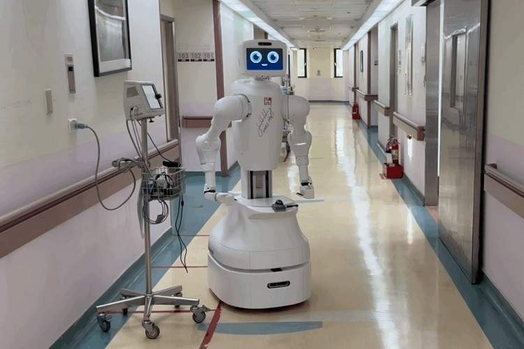 هوش مصنوعی فاکسکان و کاهش 30 درصدی کار پرستاران + ویدئو