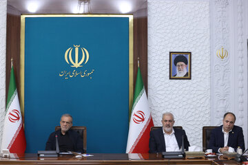 پزشکیان: راهکارهای رفع چالش کمآبی باید ریشهای، جامع و منطقهمحور باشد/ لزوم تشکیل کارگروههای استانی برای تدوین راهحلهای متناسب با شرایط اقلیمی