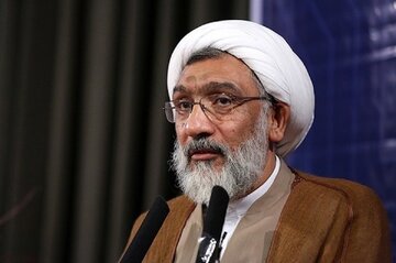 پورمحمدی: خیلی راحت در آسمان اسرائیل رفتیم و در آسمان و زمین آنها هر کاری خواستیم کردیم/ دنیا گرفتار یک غلومی است که پول و شاخ دارد و عقلش کم است