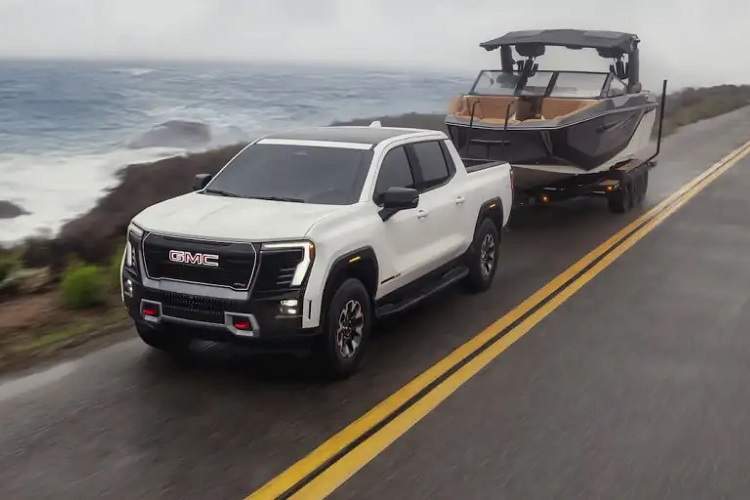 کاهش چشمگیر قیمت GMC Sierra EV؛ نسخه ۲۰۲۶ با امکانات بیشتر و هزینه کمتر