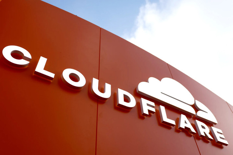 کلودفلر به‌دنبال حفظ وب در برابر هجوم ربات‌ها