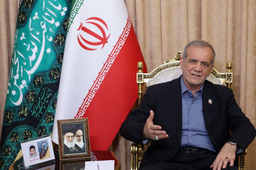 گفتوگوی پزشکیان با تاکر کالرسون؛ اسرائیل روی میز مذاکره بمب انداخت و دیپلماسی را نابود کرد / اسرائیل تلاش کرد من را ترور کند