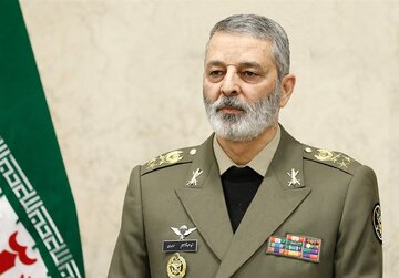 گفتگوی رییس ستاد کل نیروهای مسلح معاون نخست وزیر قطر/ نیروهای مسلح ایران با تمام توان در برابر زورگویی ایستادگی کرد