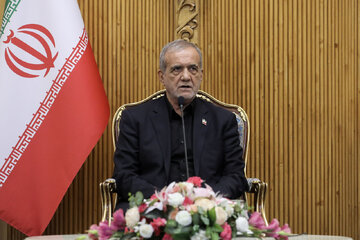 یک سال گذشت؛ چه گذشتنی؟/ تراکم بحرانها از روز اول پیش پای رئیس جمهوری