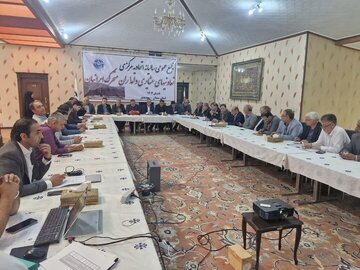 ۱۲ هزار تن نهاده دامی بین عشایر استان سمنان توزیع شد