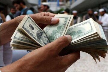 آقای دادستان ! با بابک زنجانی به خاطر بازی خطرناک نرخسازی برای دلار برخورد کنید