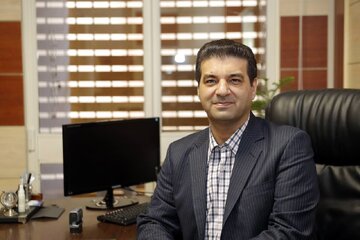 ادب در محضرِ نگاه؛ درنگی عرفانی در آیۀ «أَلَمْ یَعْلَمْ بِأَنَّ اللَّهَ یَرَی» است